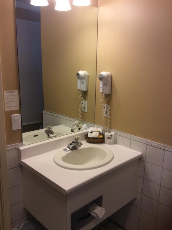 Hotel Travelodge By Wyndham Victoriaville Room photo